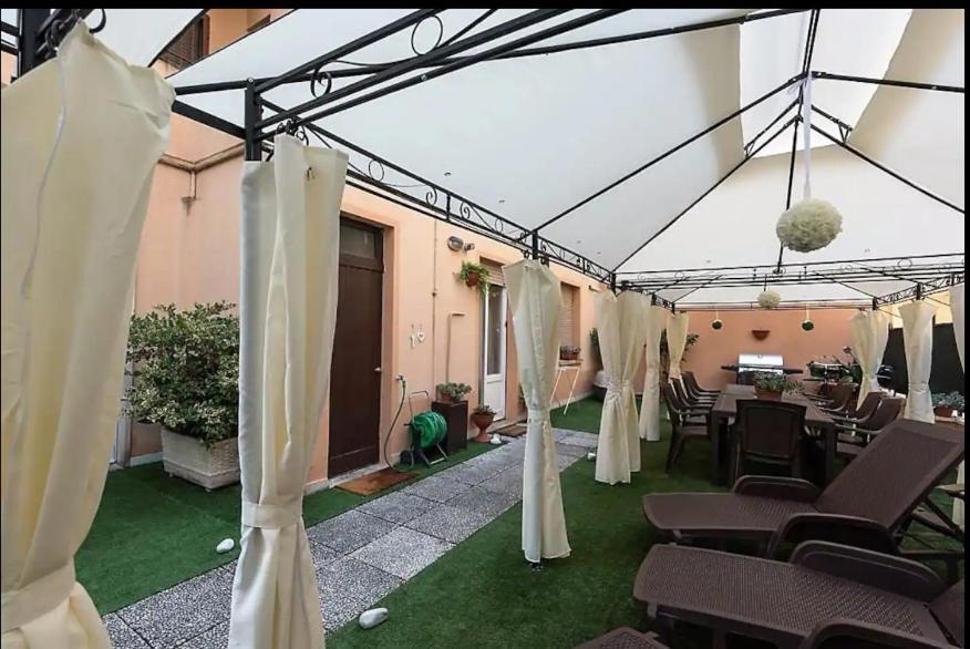 Terrazze Italiane City Center - Red Apartment Верона Екстериор снимка